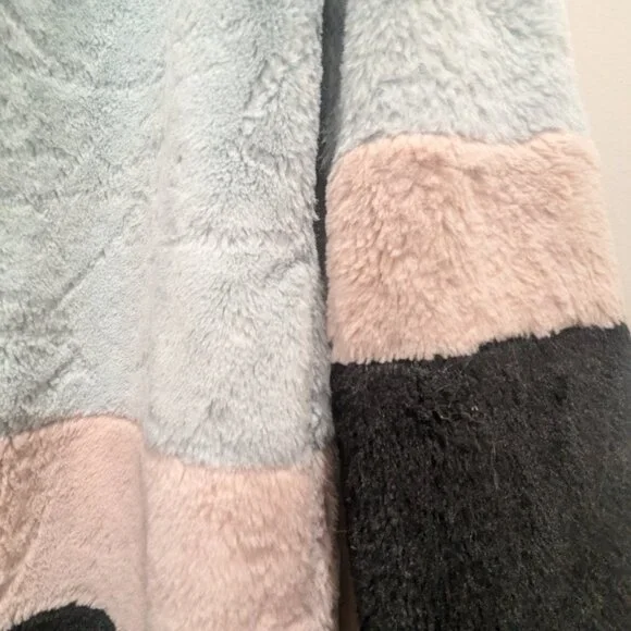 Barney's Trench Coat - Picture 4 of 5